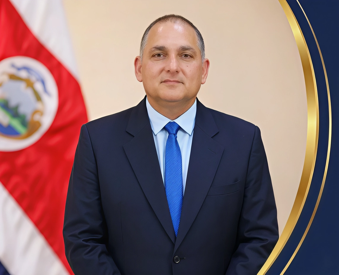 Dr. Alexander Sánchez Cabo, Ministro de Salud