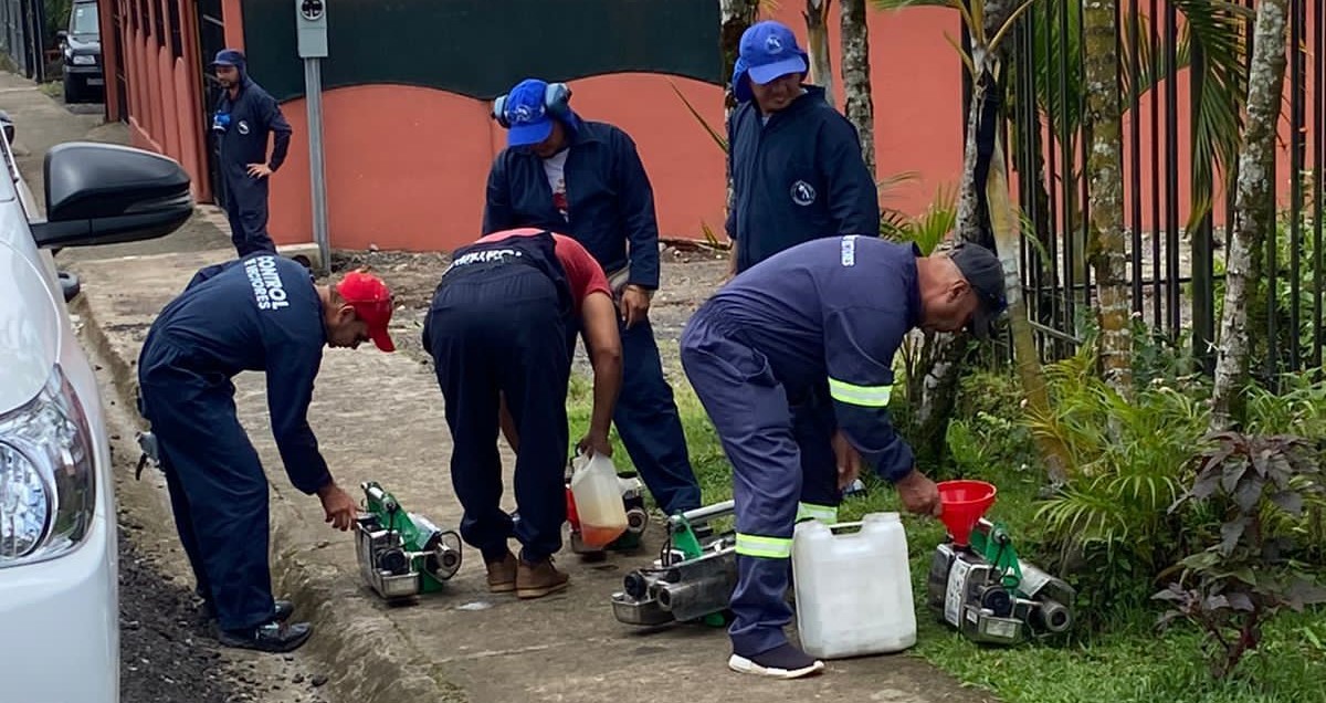 Salud inicia trabajos para asegurar bloqueos en Turrialba Salud inicia trabajos para asegurar bloqueos en Turrialba
