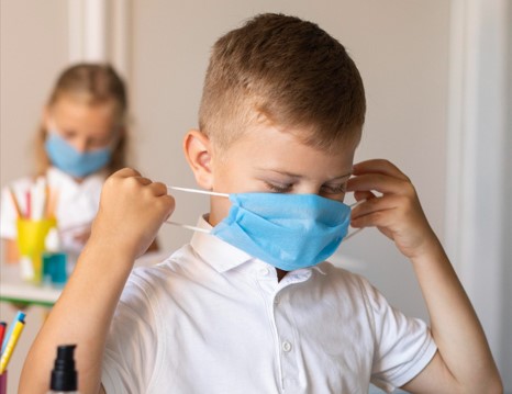 Salud levanta receso escolar y establece uso de mascarilla en centros educativos y transporte público por dos semanas Salud levanta receso escolar y establece uso de mascarilla en centros educativos y transporte público por dos semanas