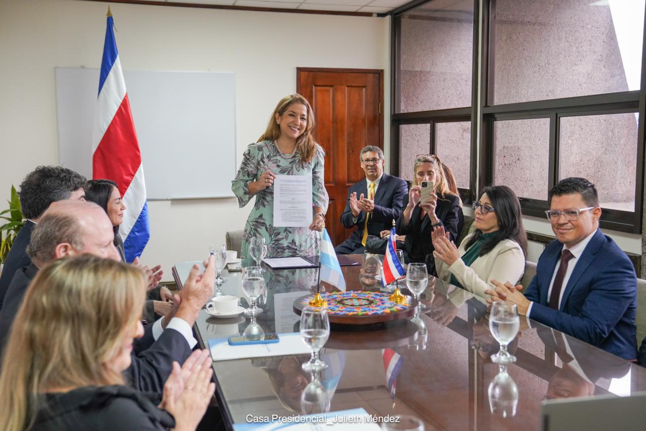 Ministerio de Salud comprometido con mejorar procesos de regulación de medicamentos y productos de interés sanitario Ministerio de Salud comprometido con mejorar procesos de regulación de medicamentos y productos de interés sanitario