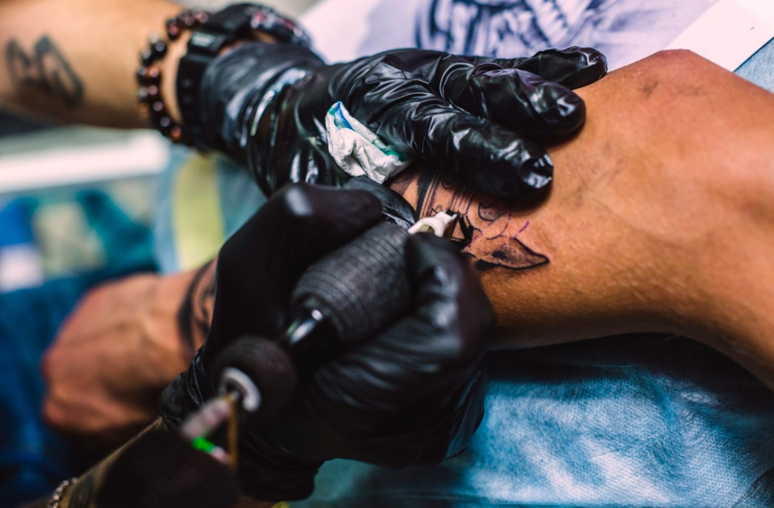 Salud actualiza Reglamento para la realización de procedimientos de tatuado, branding y perforaciones corporales Salud actualiza Reglamento para la realización de procedimientos de tatuado, branding y perforaciones corporales