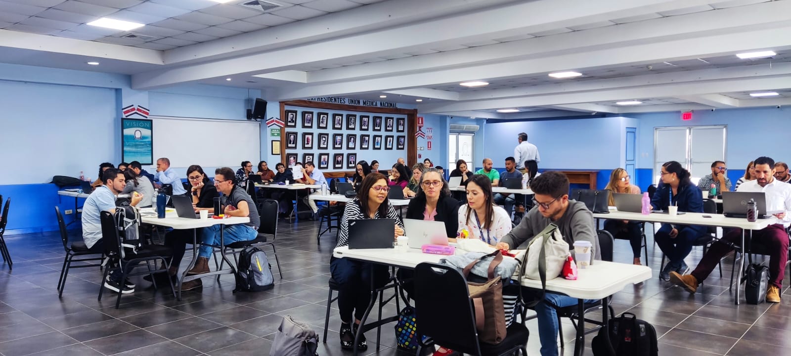 Funcionarios de Salud se capacitan para gestionar adecuadamente las emergencias de salud y mitigar riesgos Funcionarios de Salud se capacitan para gestionar adecuadamente las emergencias de salud y mitigar riesgos