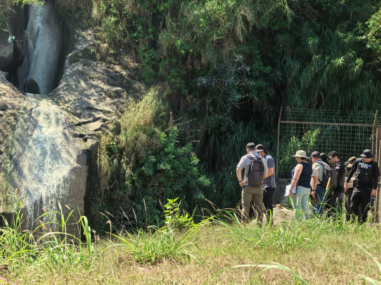Autoridades investigan posibles fuentes de contaminación en rio Torres